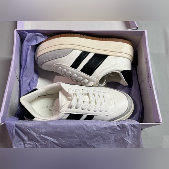 Madden Girl Sneakers for Women Memory Foam Non-Slip Sole Lace Up Size 6 - Picture 3 of 3